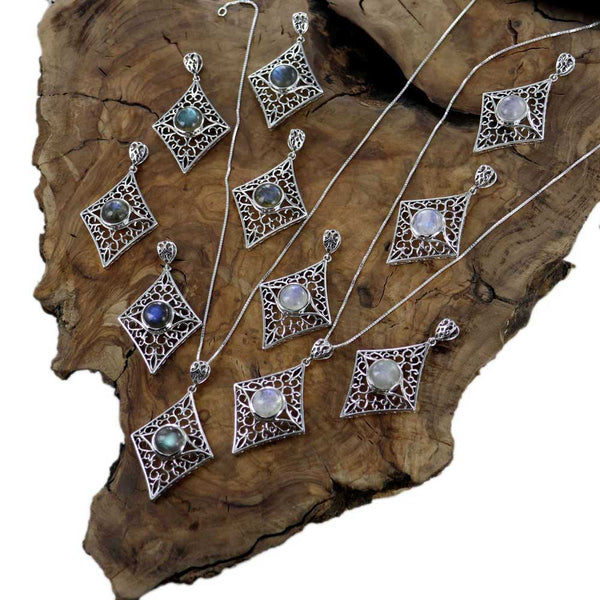 לברדוריט / מונסטון