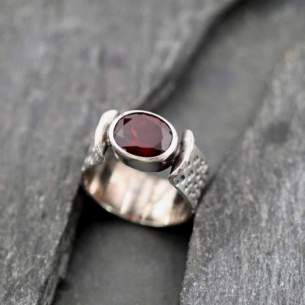 טבעת אבן סמוקי בעבודת יד