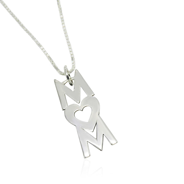 שרשרת עדינה מעוצבת באותיות באנגלית בכיתוב אמא