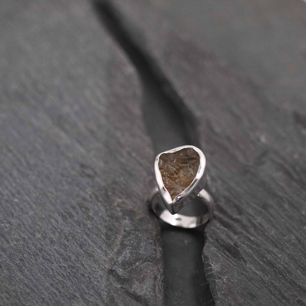 טבעת אבן סיטרין גולמי בעבודת יד