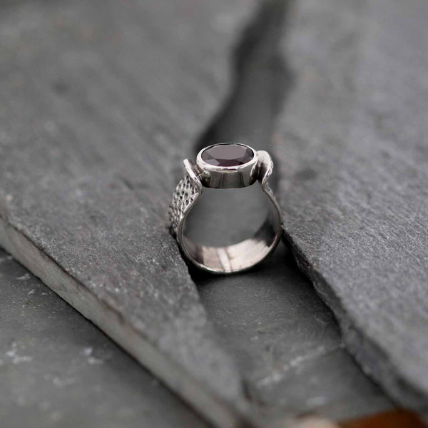 טבעת אבן סמוקי בעבודת יד