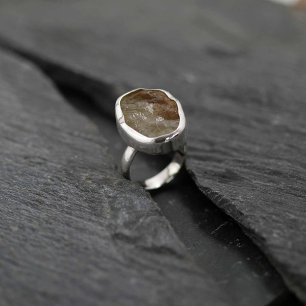 טבעת אבן סיטרין גולמי בעבודת יד